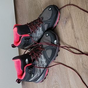 Northface hiking shoes size 6.5